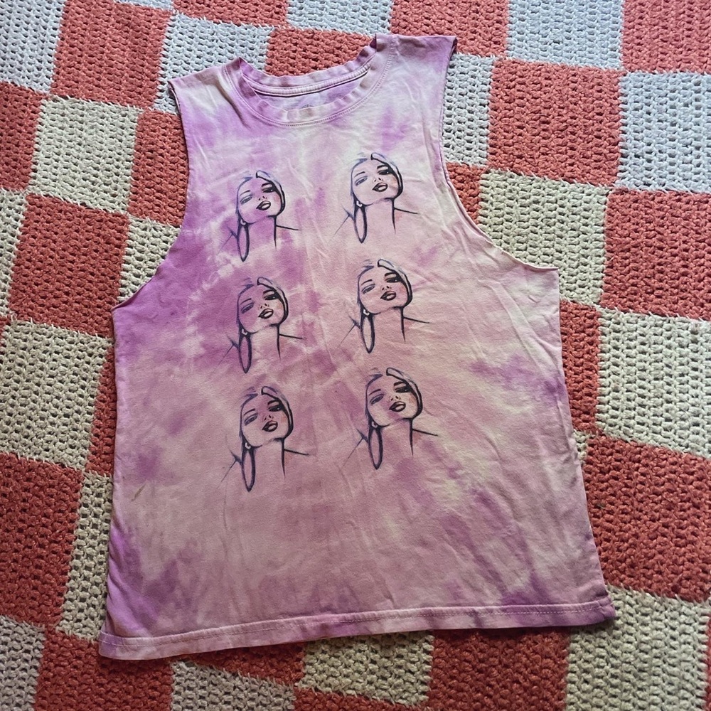 Pouty Pink Heart Muscle Shirt $45 size unisex small GUC